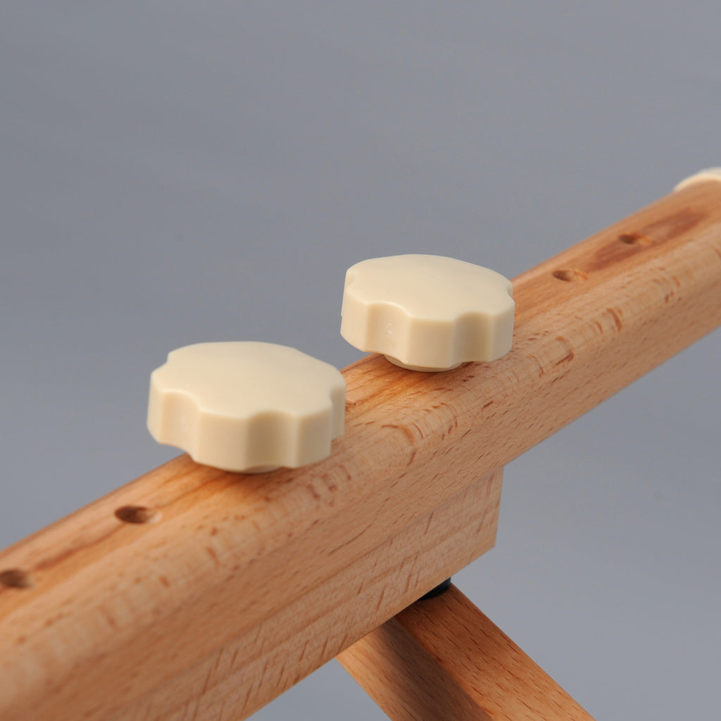 Bouchon de la table de massage sur support en bois